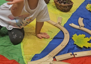 „Dotykam, słucham, czuję – jesień”