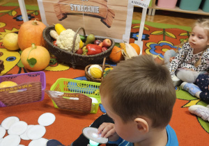 „Dotykam, słucham, czuję – jesień”