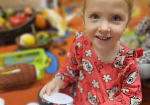 „Dotykam, słucham, czuję – jesień”