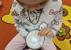 „Dotykam, słucham, czuję – jesień”