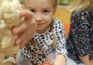 „Dotykam, słucham, czuję – jesień”