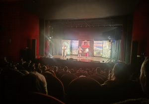 Spektakl teatralny pt.: "Przygody Baltazara" w KDK- gr. IV, V, XI i XII