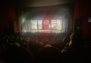 Spektakl teatralny pt.: "Przygody Baltazara" w KDK- gr. IV, V, XI i XII