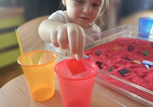 Kodowanie z kubeczkami – Code Week w grupie VII