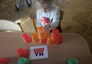 Kodowanie z kubeczkami – Code Week w grupie VII