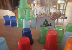 Kodowanie z kubeczkami – Code Week w grupie VII