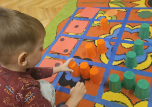 Kodowanie z kubeczkami – Code Week w grupie VII