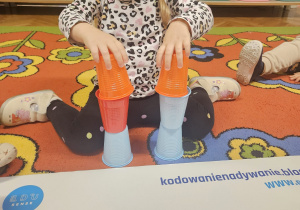 Kodowanie z kubeczkami – Code Week w grupie VII