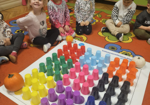 Kodowanie z kubeczkami – Code Week w grupie VII