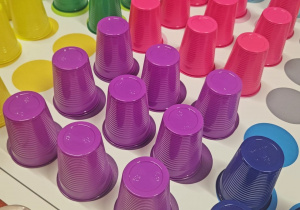 Kodowanie z kubeczkami – Code Week w grupie VII