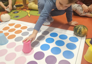 Kodowanie z kubeczkami – Code Week w grupie VII