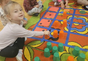 Kodowanie z kubeczkami – Code Week w grupie VII