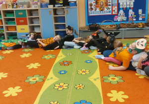 ,,Październikowe czary mary” - Innowacyjne Warsztaty Edukacyjne z KidsLab Konin w grupie V