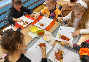 ,,Październikowe czary mary” - Innowacyjne Warsztaty Edukacyjne z KidsLab Konin w grupie V