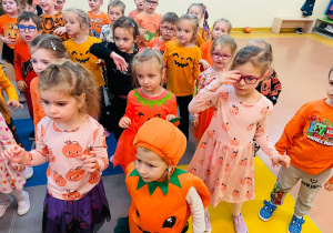 Dzień Dyni - zajęcia koleżeńskie w gr. XI i XII