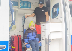 Pierwsza pomoc, czyli wizyta ratownika medycznego w przedszkolu - gr. XI i XII