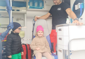 Pierwsza pomoc, czyli wizyta ratownika medycznego w przedszkolu - gr. XI i XII