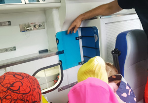 Pierwsza pomoc, czyli wizyta ratownika medycznego w przedszkolu - gr. XI i XII