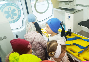 Pierwsza pomoc, czyli wizyta ratownika medycznego w przedszkolu - gr. XI i XII