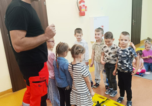 Pierwsza pomoc, czyli wizyta ratownika medycznego w przedszkolu - gr. XI i XII