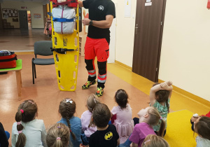 Pierwsza pomoc, czyli wizyta ratownika medycznego w przedszkolu - gr. XI i XII