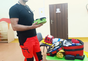 Pierwsza pomoc, czyli wizyta ratownika medycznego w przedszkolu - gr. XI i XII