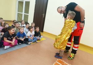 Pierwsza pomoc, czyli wizyta ratownika medycznego w przedszkolu - gr. XI i XII