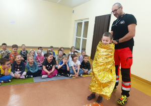 Pierwsza pomoc, czyli wizyta ratownika medycznego w przedszkolu - gr. XI i XII