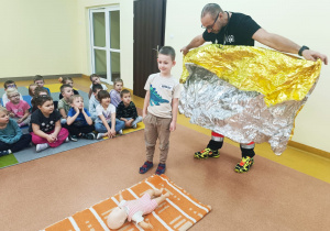 Pierwsza pomoc, czyli wizyta ratownika medycznego w przedszkolu - gr. XI i XII