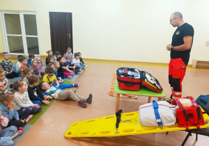 Pierwsza pomoc, czyli wizyta ratownika medycznego w przedszkolu - gr. XI i XII