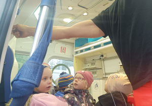 Pierwsza pomoc, czyli wizyta ratownika medycznego w przedszkolu - gr. XI i XII