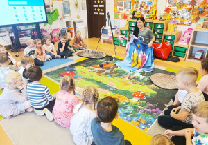 Poznajemy tajniki zawodu fotografa, czyli wizyta mamy Tymoteuszka i jesienna sesja fotograficzna w gr. XII