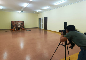 Poznajemy tajniki zawodu fotografa, czyli wizyta mamy Tymoteuszka i jesienna sesja fotograficzna w gr. XII