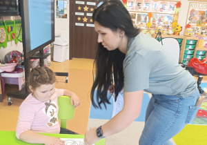 Poznajemy tajniki zawodu fotografa, czyli wizyta mamy Tymoteuszka i jesienna sesja fotograficzna w gr. XII