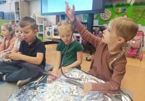 Poznajemy tajniki zawodu fotografa, czyli wizyta mamy Tymoteuszka i jesienna sesja fotograficzna w gr. XII