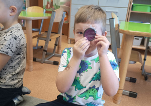 Poznajemy tajniki zawodu fotografa, czyli wizyta mamy Tymoteuszka i jesienna sesja fotograficzna w gr. XII