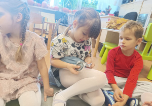 Poznajemy tajniki zawodu fotografa, czyli wizyta mamy Tymoteuszka i jesienna sesja fotograficzna w gr. XII