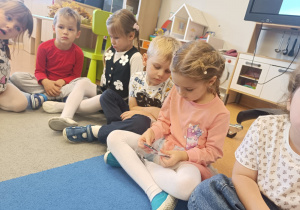 Poznajemy tajniki zawodu fotografa, czyli wizyta mamy Tymoteuszka i jesienna sesja fotograficzna w gr. XII