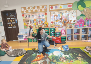 Poznajemy tajniki zawodu fotografa, czyli wizyta mamy Tymoteuszka i jesienna sesja fotograficzna w gr. XII