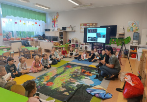 Poznajemy tajniki zawodu fotografa, czyli wizyta mamy Tymoteuszka i jesienna sesja fotograficzna w gr. XII