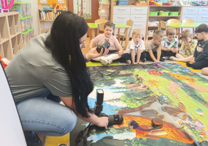 Poznajemy tajniki zawodu fotografa, czyli wizyta mamy Tymoteuszka i jesienna sesja fotograficzna w gr. XII