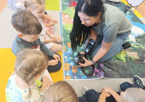 Poznajemy tajniki zawodu fotografa, czyli wizyta mamy Tymoteuszka i jesienna sesja fotograficzna w gr. XII