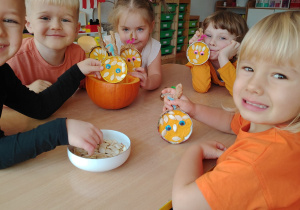 Zajęcia koleżeńskie "Na dyniowej grządce" w grupie II i VII