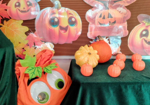 Zajęcia koleżeńskie "Na dyniowej grządce" w grupie II i VII