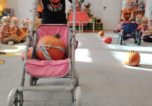 Zajęcia koleżeńskie "Na dyniowej grządce" w grupie II i VII