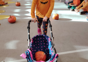 Zajęcia koleżeńskie "Na dyniowej grządce" w grupie II i VII