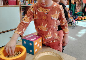 Zajęcia koleżeńskie "Na dyniowej grządce" w grupie II i VII