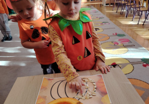 Zajęcia koleżeńskie "Na dyniowej grządce" w grupie II i VII