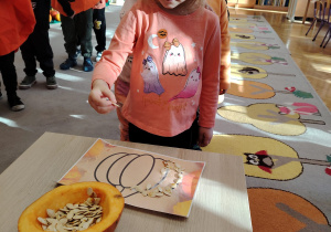 Zajęcia koleżeńskie "Na dyniowej grządce" w grupie II i VII