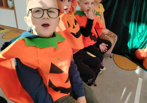 Zajęcia koleżeńskie "Na dyniowej grządce" w grupie II i VII